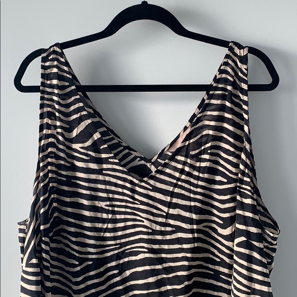 H&M+ V-neck Cami - Picture 2 of 2